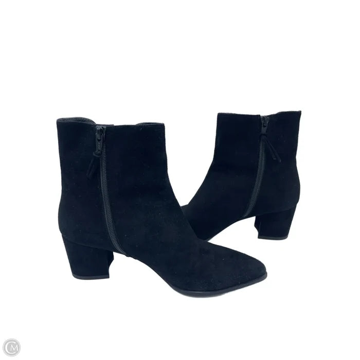 Boots Designer By Stuart Weitzman In Black, Size: 6