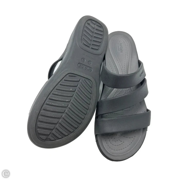 Sandals Sport By Crocs In Black, Size: 9