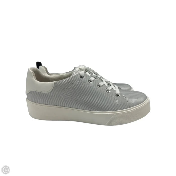 Shoes Athletic By Naturalizer In Silver, Size: 8