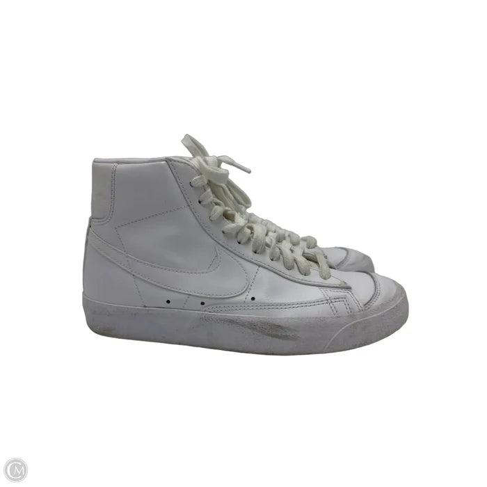 Shoes Sneakers By Nike In White, Size: 8