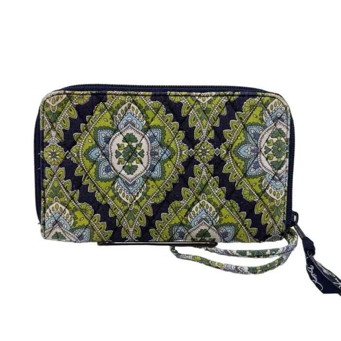 Wristlet / Wallet By Vera Bradley